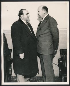 1928 m. Frank B. Mast buvo paskirtas Ilinojaus valstijos prokuroro padėjėju. Jis tardė žinomą nusikaltėlį Al Capone. Nuotr. iš Trend Following