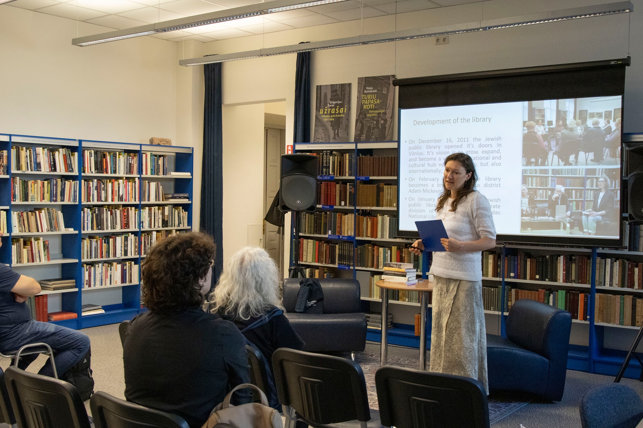 Jidiš kalbos studentai atranda biblioteką